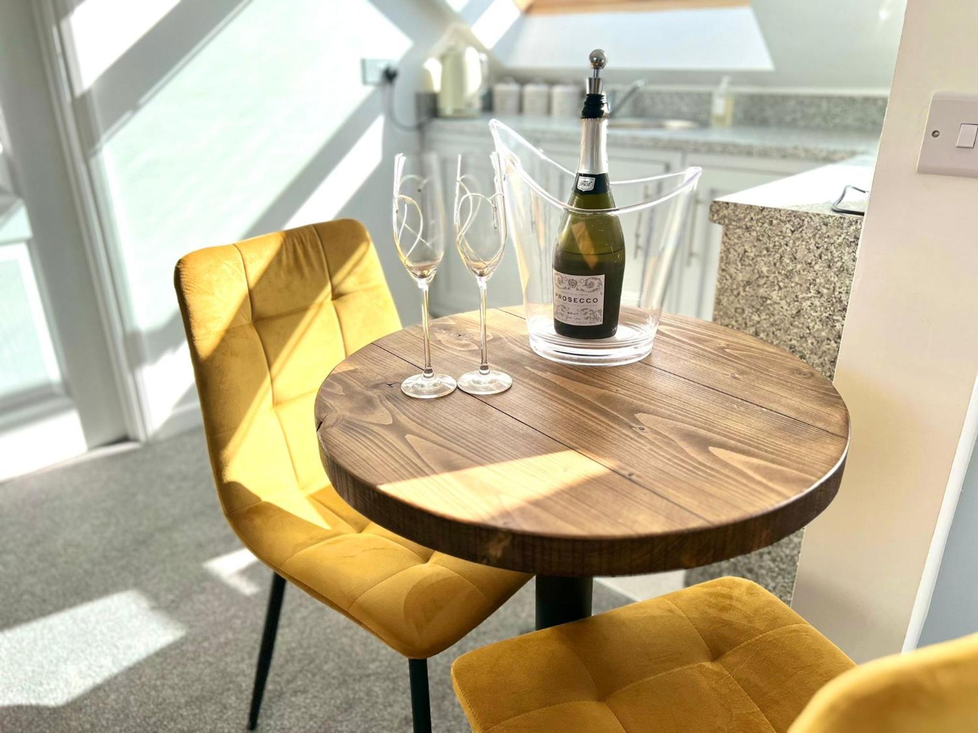 Seascape - Stylish Modern Apartment Бартън он Сий Екстериор снимка